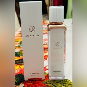 Eight Day Skincare Anti-Aging Cleansing Gel 1.7 oz. Brand New in Box